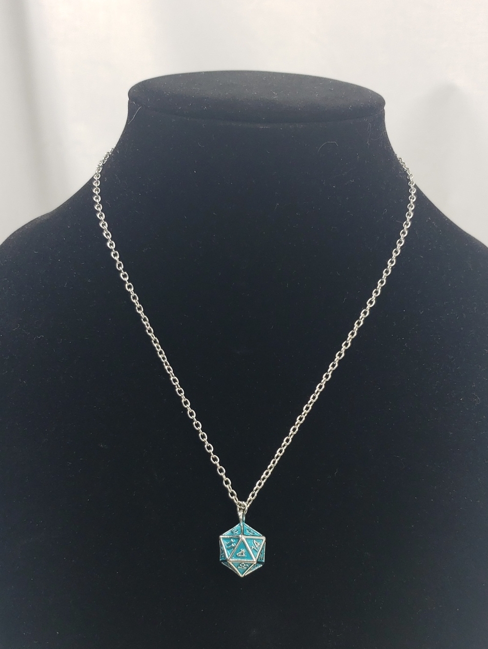 Dungeons & Dragons D20 Pendant Necklace